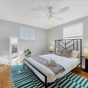 Designed And Cozy 1br With Parking Near Stores Apartment Tampa